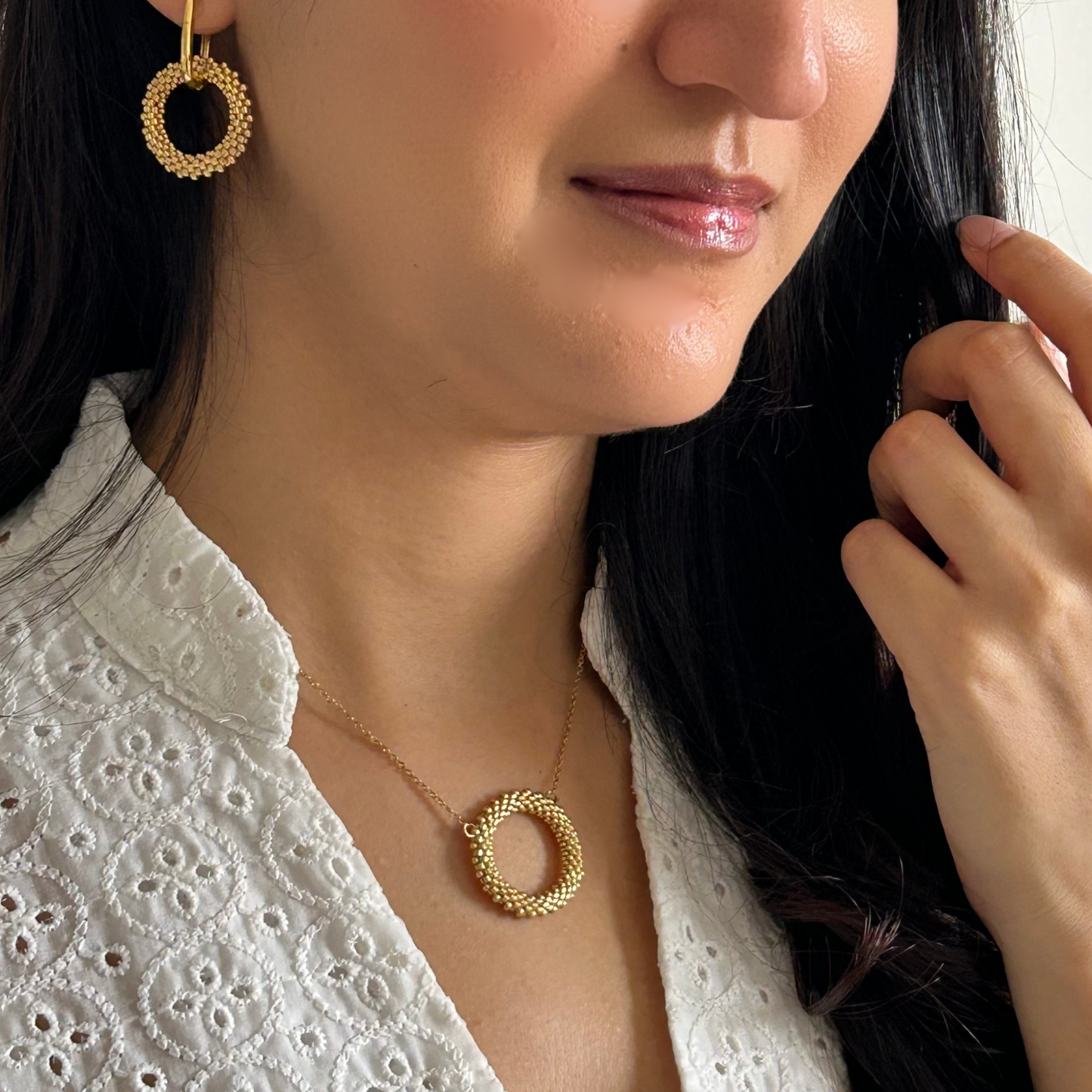 Metali Hoop Necklace
