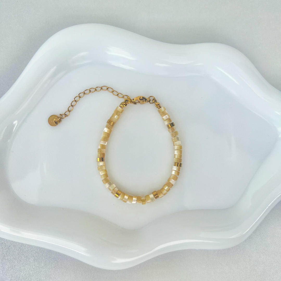 Poa Shell Bracelet