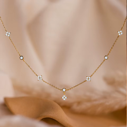 Clover Necklace Gold