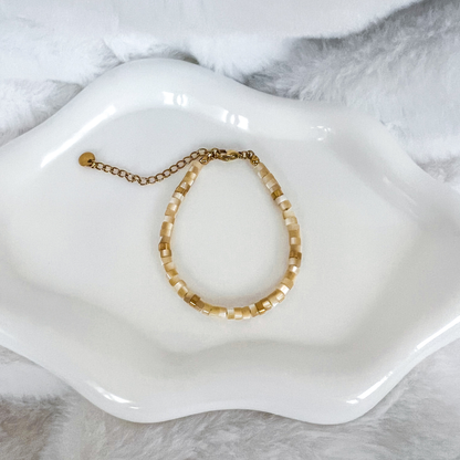 Poa Shell Bracelet