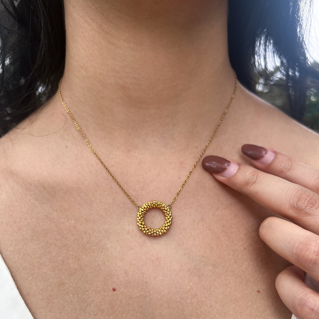 Metali Hoop Necklace